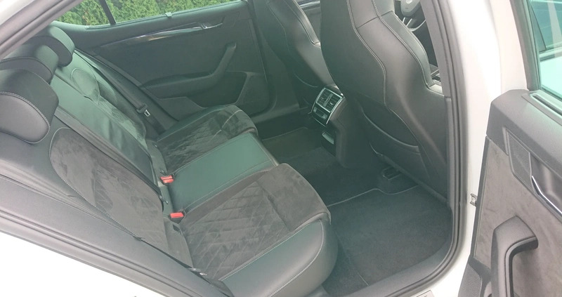 Skoda Superb cena 87000 przebieg: 222000, rok produkcji 2016 z Łobez małe 92